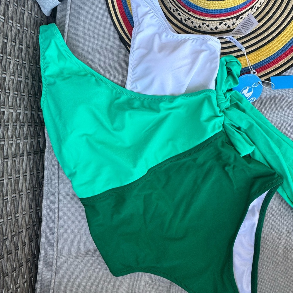 Cupshe Green and White Women's One Piece Swimsuit 2/$30, 3/$40